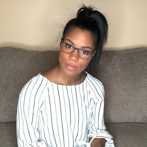 Meet your Posher, Adelia